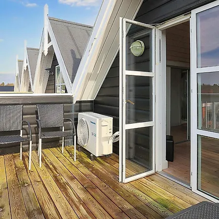 4 Person In Blavand-by Traum